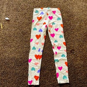 Cat and Jack leggings white with rainbow hearts, size 7 to 8